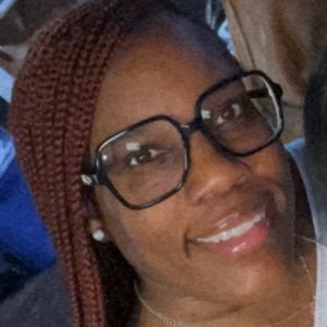 Meet your Posher, Latisha